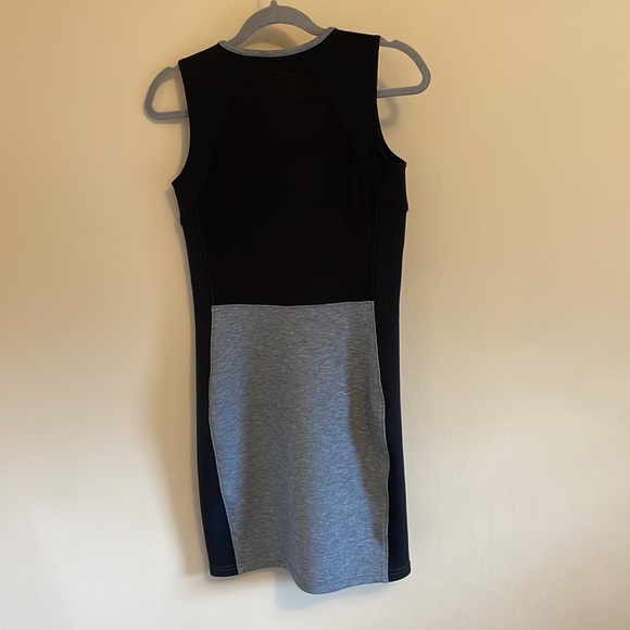 Athleta Fuse Scuba Colorblock Sporty Dress - Picture 4 of 10